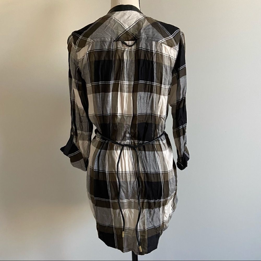 Dynamite Flannel Work Dress - Picture 5 of 6
